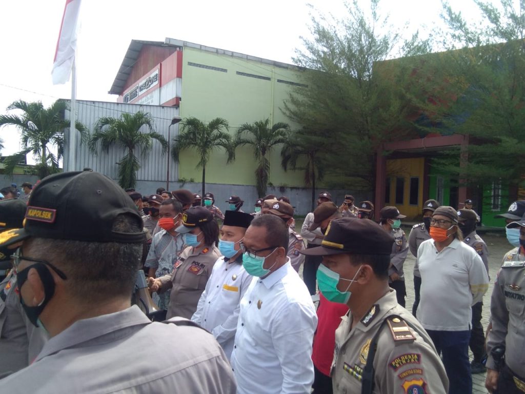 Joko Basuki dari Gerindra, dan Hairil Anwar dari PKS Temui Massa Presidium Mahasiswa Binjai