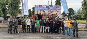 Kadispotdirga Letkol Adm Dr. Ahmad Rusly Purba S.IP., S.H., M.H., Selaku Ketua Harian FASI daerah Sumatera Utara berfoti bersama atlet dan panitia.
