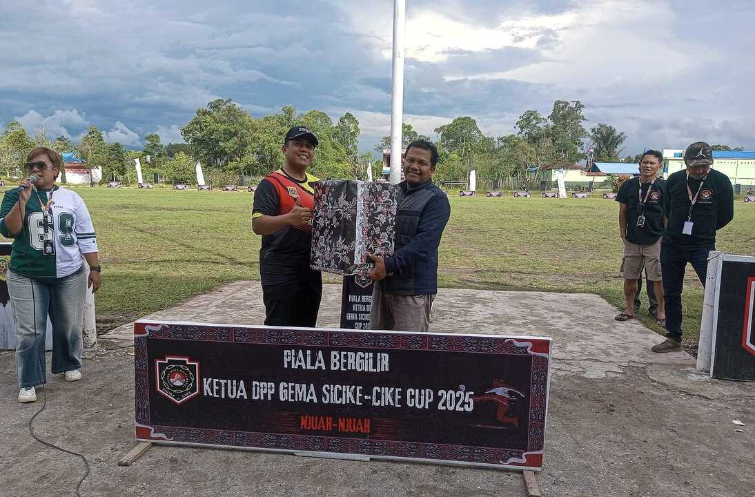 Dandim 0206/Dairi Saksikan Semifinal Gema Sicike-Cike Cup 2025