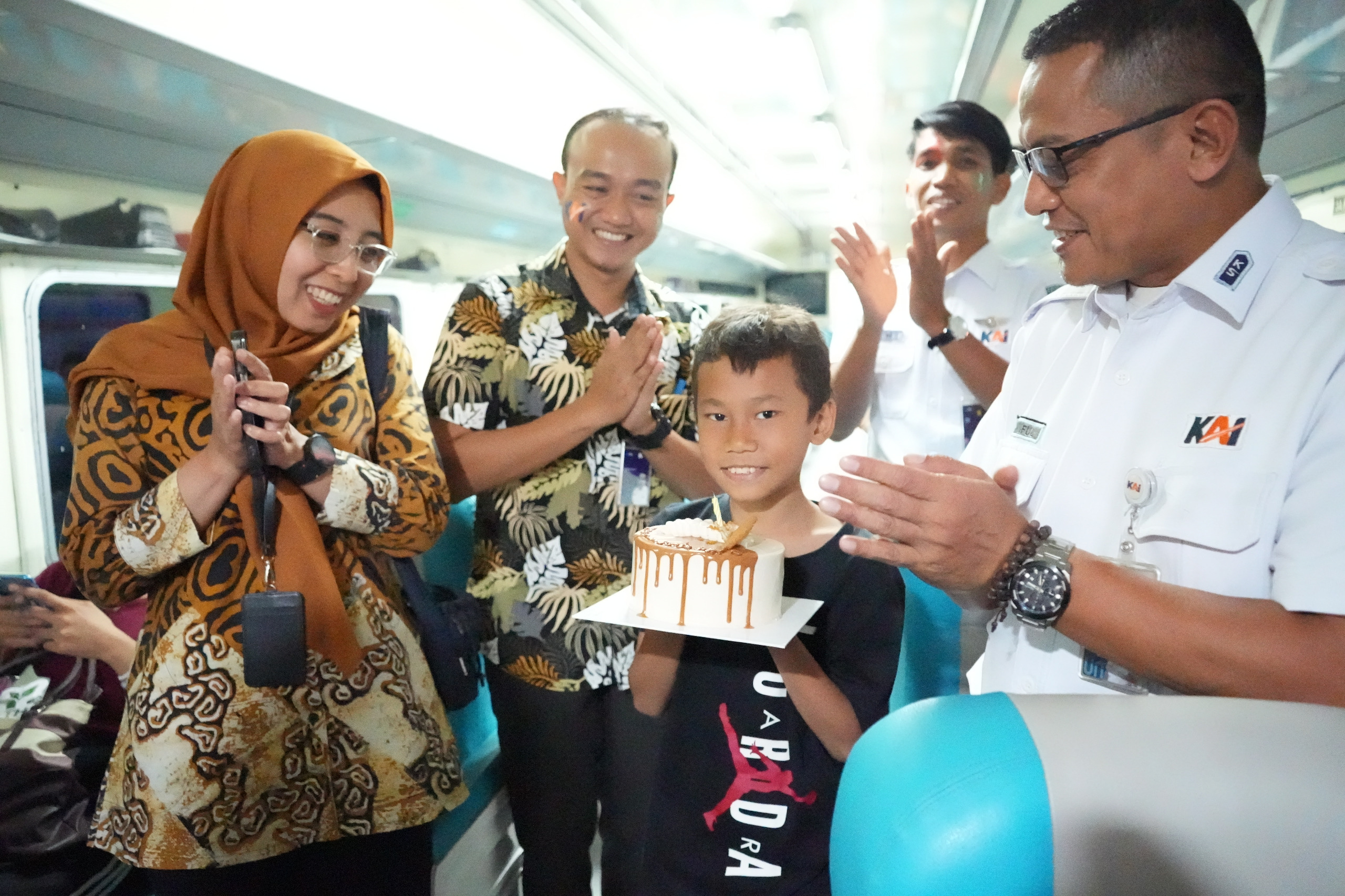 Sambut HUT Ke-80 KAI, Divre I SU Laksanakan Sapa Pelanggan