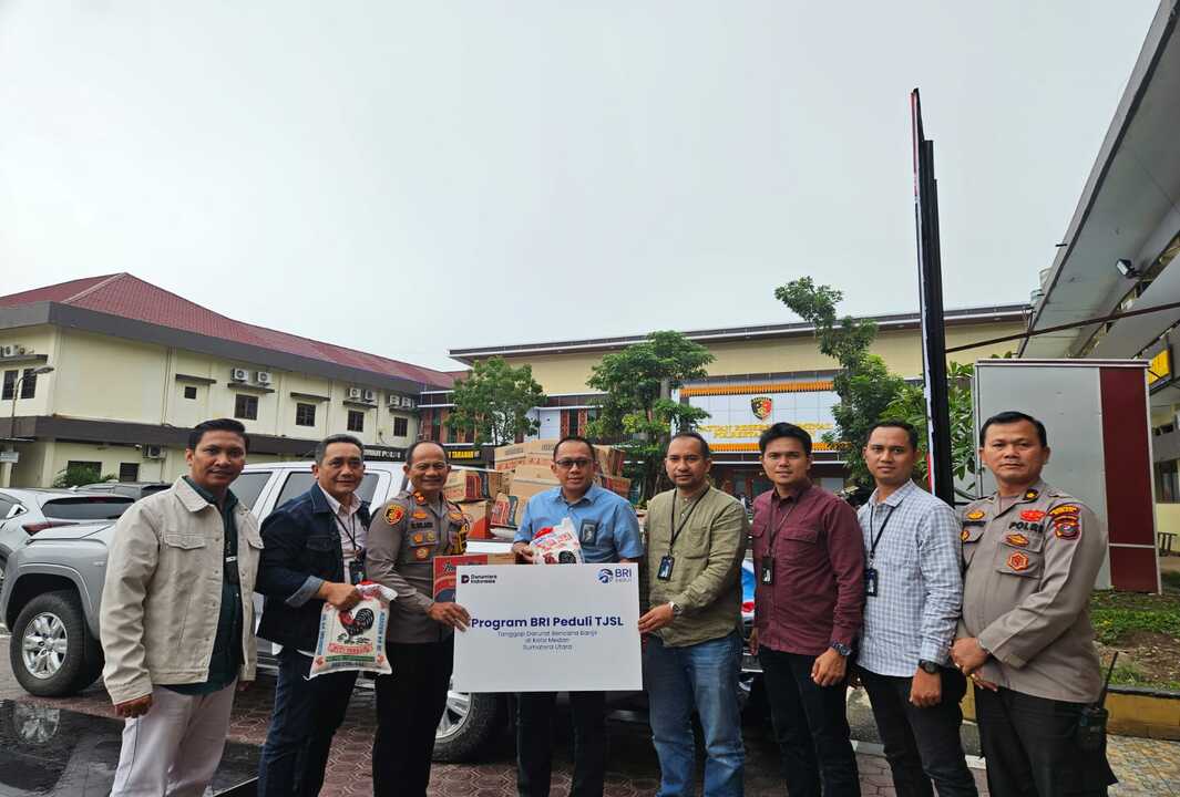 BRI Medan Iskandar Muda Salurkan Bantuan ke Polrestabes Medan Untuk Masyarakat Terdampak Banjir