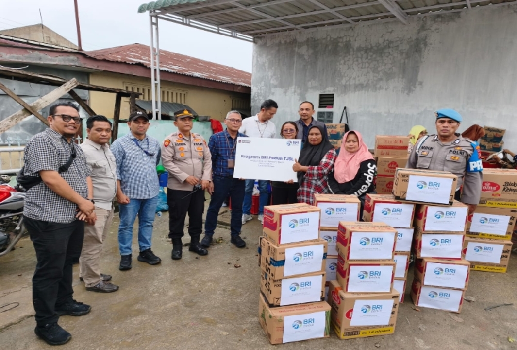 BRI Sisingamangaraja Medan Salurkan Bantuan Untuk Warga Mengungsi di Mesjid Muttaqiin Kecamatan Medan johor