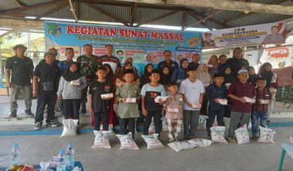 Manfaatkan Libur Sekolah, Koramil 0201-16/TM Hadiri Bakti Sosial Sunat Massal di Deli Serdang