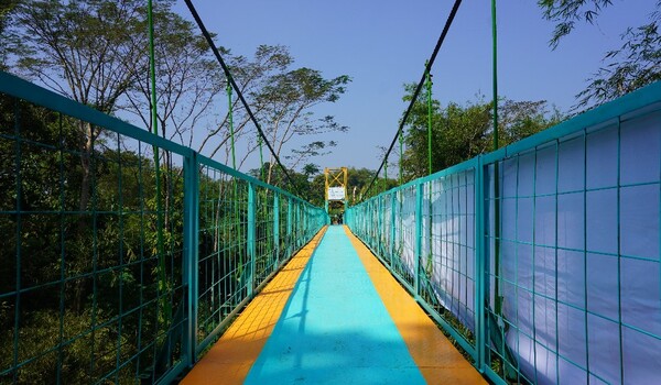 BSI Maslahat Bangun Jembatan untuk Warga Cilolohan Tasikmalaya