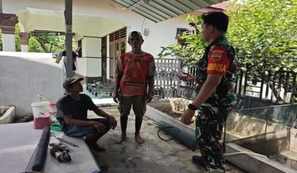 Bincang Santai Bersama Warga, Babinsa Ujung Labuan Perkuat Komsos dan Cegah Narkoba
