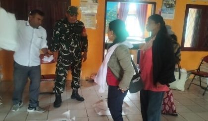 Serda Julianto Manik Kawal 538 KPM Terima 30 Kg Beras Bulog di Kecamatan PGGS