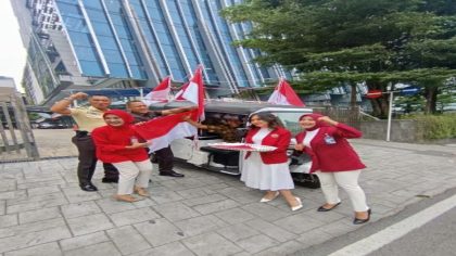 BRI Branch Office Medan Putri Hijau Kobarkan Semangat Kebangsaan, Bagikan Bendera Merah Putih Jelang HUT ke-81 Kemerdekaan RI