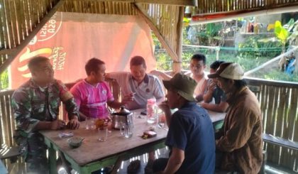 Babinsa Salak Ingatkan Warga Boangmanalu Jangan Buka Lahan dengan Membakar Hutan