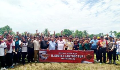 Ikatan Alumni SMA Negeri 1 Kuala (Ikasmansaku) Menggelar Festival Sepakbola Sugiat Santoso Cup Di Lapangan Sepak Bola Kecamatan Kuala, Kabupaten Langkat