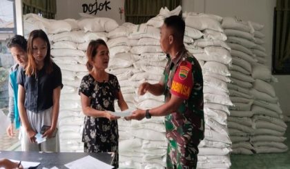 566 KPM di Desa Namo Bintang Terima Bantuan Beras