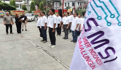 Pelantik Pengurus SMSI Kota Pematangsiantar