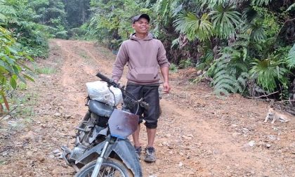 Daniel Solin Harus Berjuang Menembus Hutan Pakpak Bharat