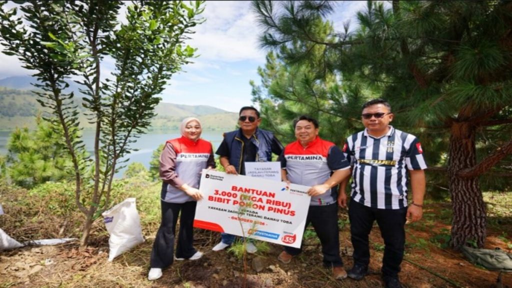 Pertamina Patra Niaga Regional Sumatera Bagian Utara Saluran Bantuan Sektor Lingkungan Untuk Kelestarian Alam Di Bukit Sibea-Bea Yang Berada Di Kawasan Danau Toba