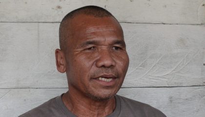 Warga Sibongkaras di Tengah TMMD ke-130